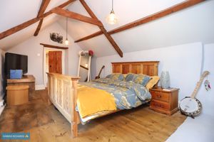 Bedroom- click for photo gallery